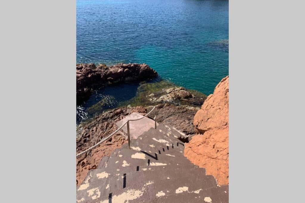 Cap Neree Petit Coin De Paradis Pieds Dans L Eau Saint-Raphael  Ngoại thất bức ảnh